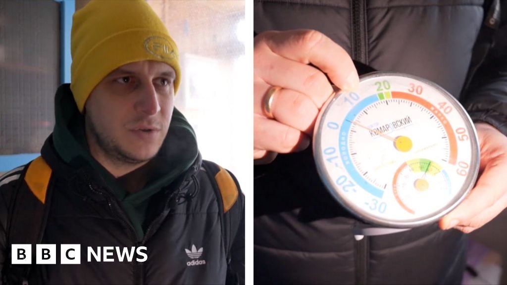 रशियाच्या ऊर्जा पायाभूत सुविधांना लक्ष्य केल्यानंतर युक्रेनियन लोक थंड आणि अंधारात आहेत