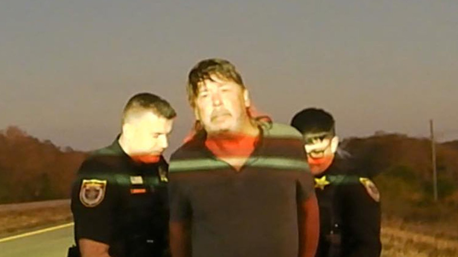 कारला आग लागल्यानंतर फ्लोरिडाने ड्रायव्हरला DUI चार्जसह थप्पड मारली