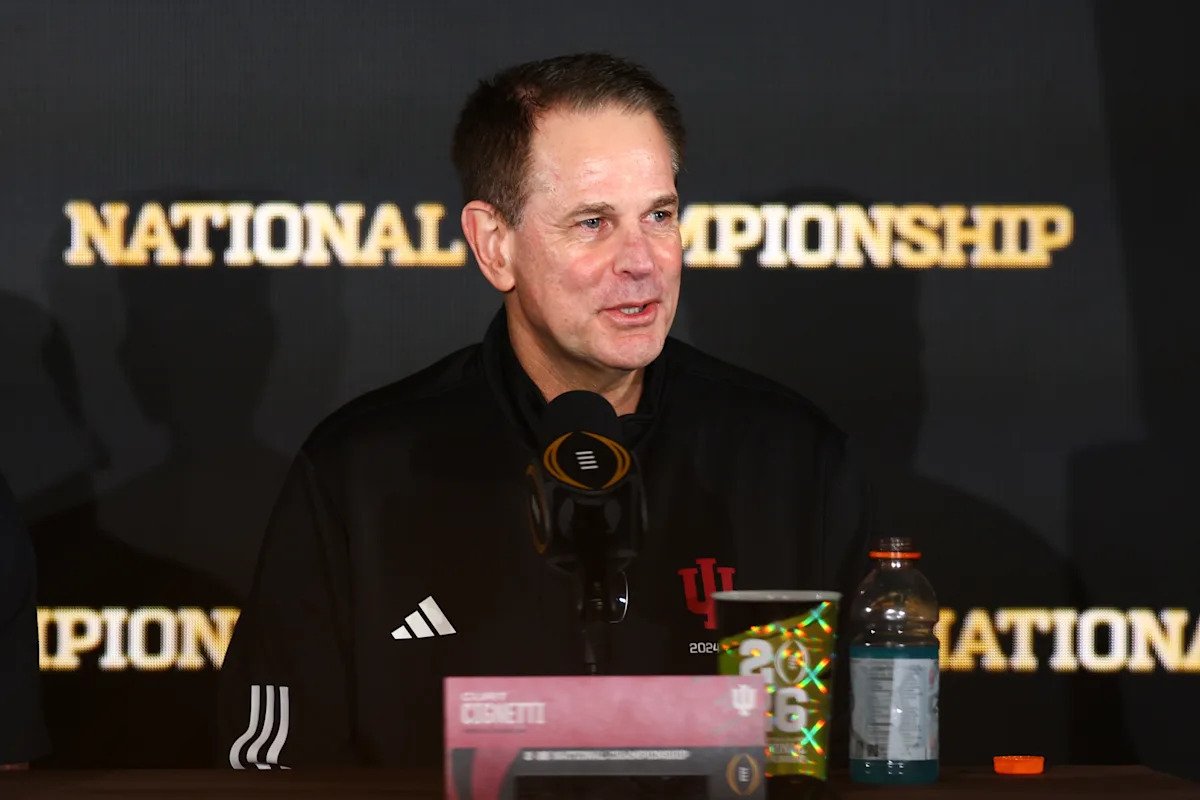 इंडियानाने कर्ट सिग्नेटला वर्षाला $13 दशलक्ष पेक्षा जास्त किमतीच्या दुसऱ्या कराराच्या विस्तारासाठी स्वाक्षरी केली आहे