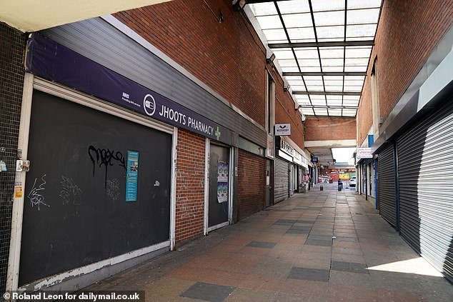 ब्रिटनच्या डोल कॅपिटलची ओळख पटली आहे कारण आकडेवारीनुसार 14% पर्यंत कार्यरत वयातील प्रौढ लोक देशाच्या काही भागांमध्ये हँडआउटवर आहेत.