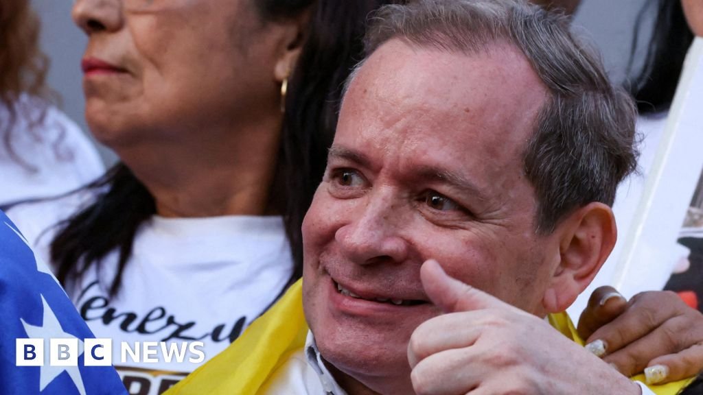 व्हेनेझुएलाच्या विरोधी राजकारणी कर्जमाफीनंतर मुक्त झाले