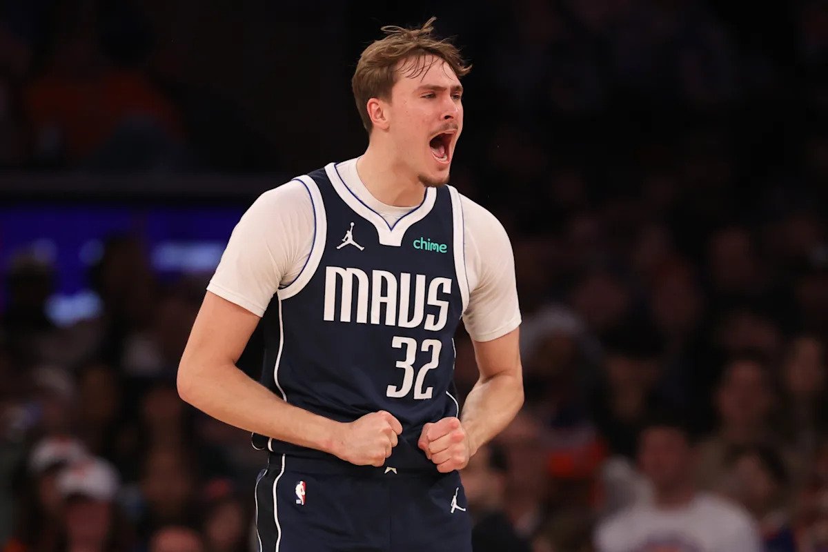 कूपर फ्लॅगचा प्रभावशाली रुकी सीझन त्याला उच्चभ्रू कंपनीत ठेवतो — आणि Mavs चाहत्यांना पुन्हा आशा देतो