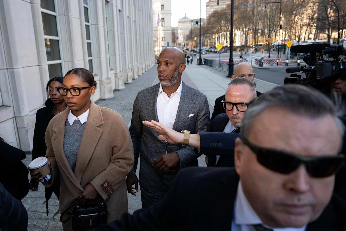 बेकायदेशीर जुगार अटकेपासून उद्भवलेल्या अनेक आरोपांसाठी चौंसी बिलअप्सने दोषी नसल्याची कबुली दिली आहे