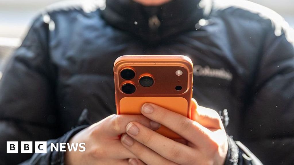 किशोरवयीन मुलांनी स्वत: ची हानी आणि आत्महत्या सामग्री शोधल्यास Instagram पालकांना सतर्क करते