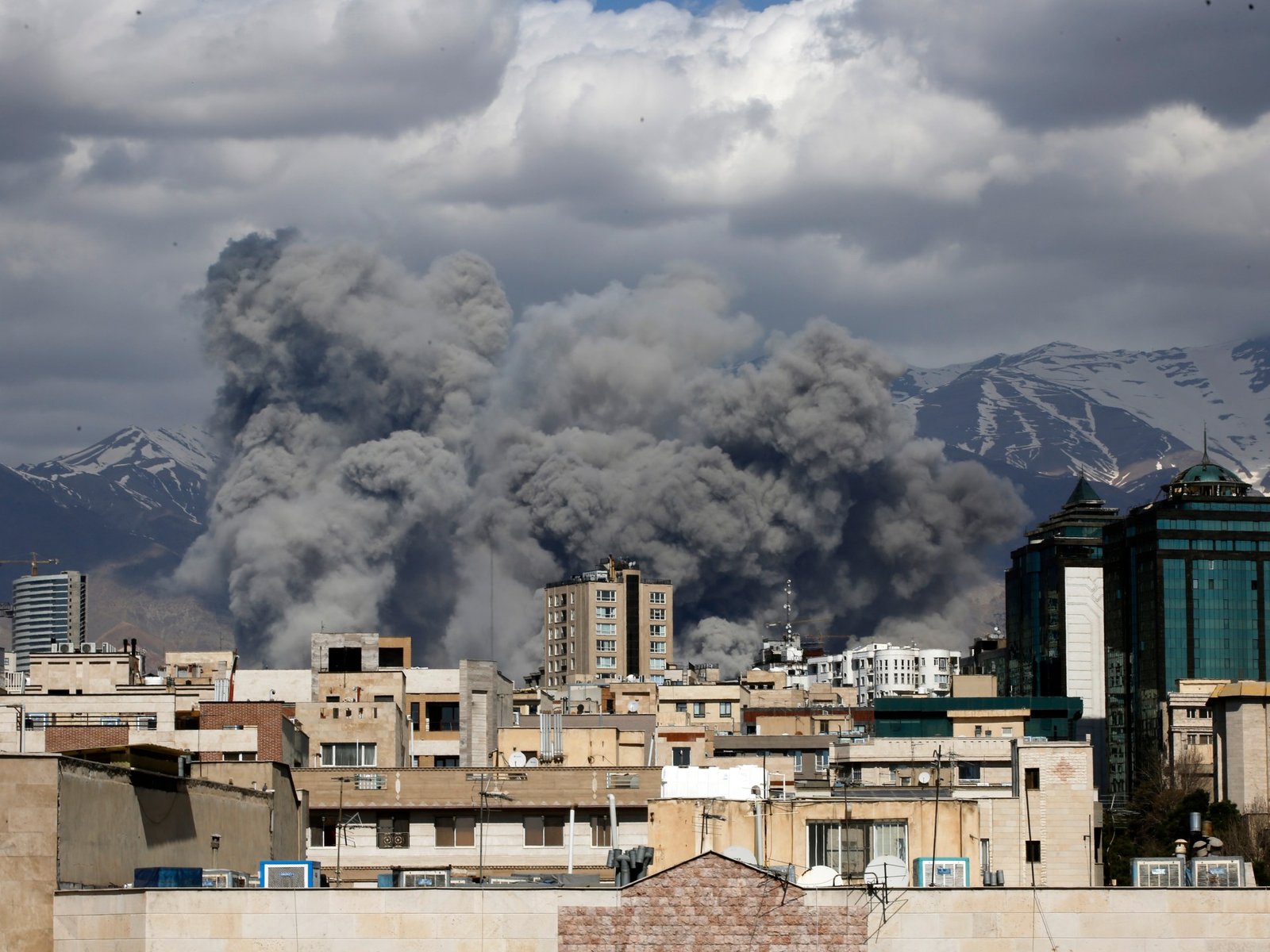 इराणमध्ये यूएस-इस्रायल स्ट्राइक: मृत्यू आणि जखमी लाइव्ह ट्रॅकर | संघर्षाच्या बातम्या