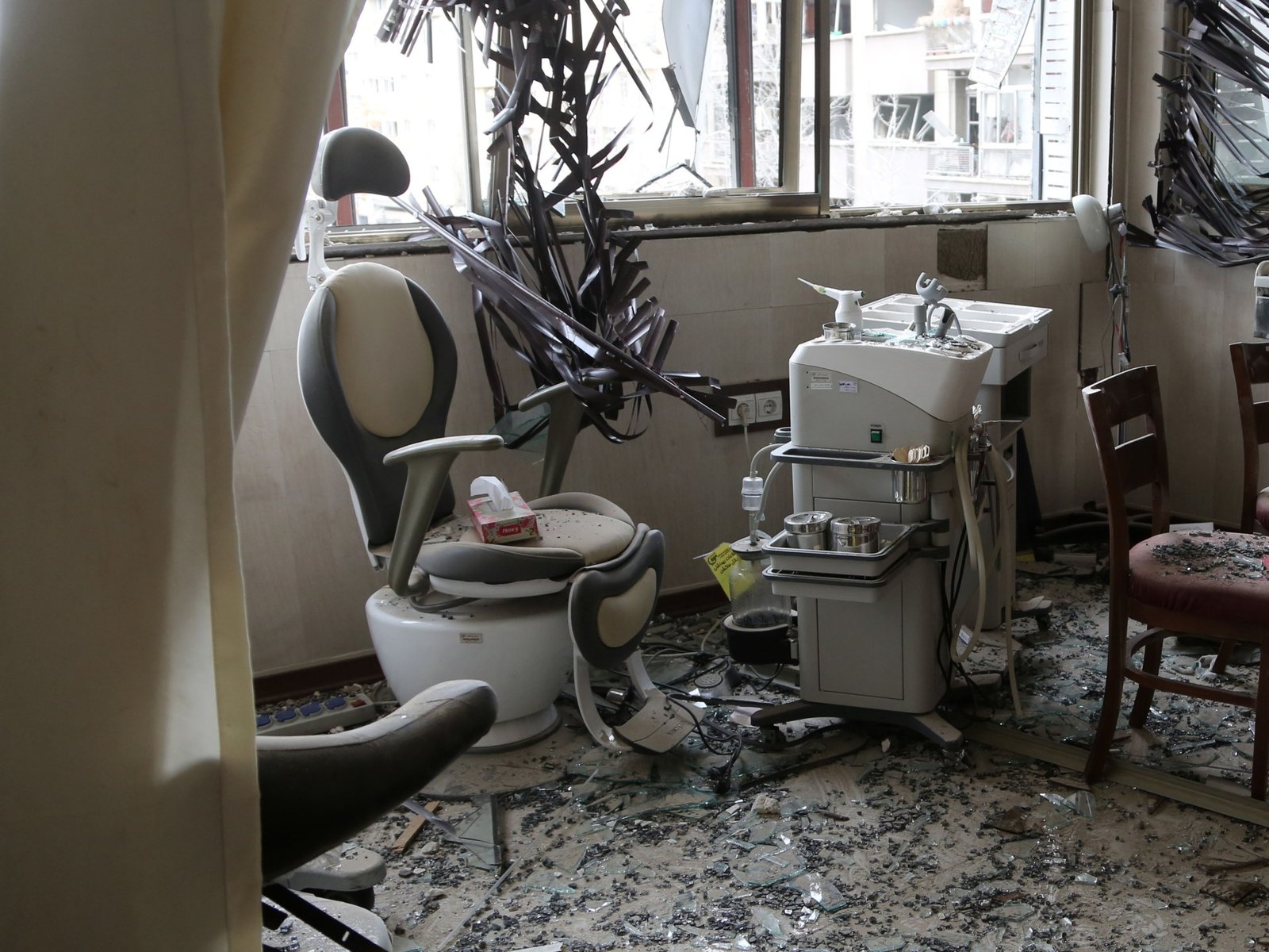 यूएस-इस्त्रायली स्ट्राइक संघर्षात तेहरानमध्ये गृहनिर्माण, रुग्णालये आणि बरेच काही प्रभावित झाले