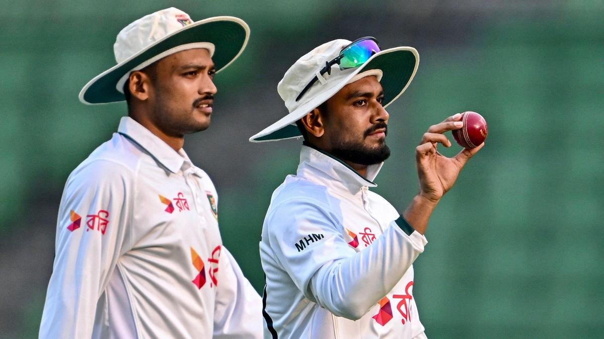 BAN vs PAK, पहिली कसोटी: मेहदी हसनने पाच विकेट्स घेतल्याने बांगलादेशने तिसऱ्या दिवशी सडपातळ आघाडी घेतली