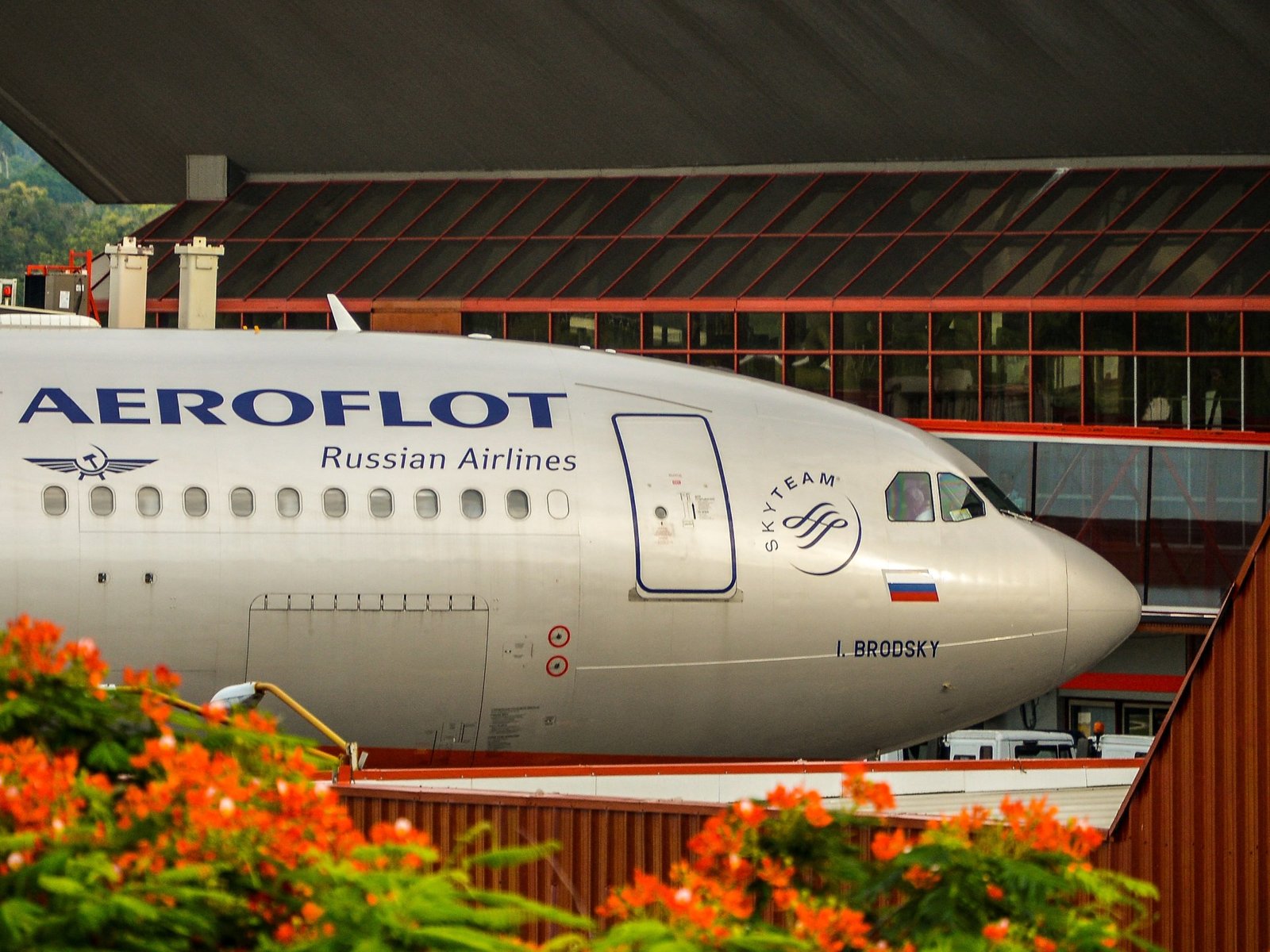 डोनाल्ड ट्रम्पच्या बातम्यांमुळे यूएस-अभियांत्रिक ऊर्जा संकट अधिक गडद झाल्यामुळे रशियाने पर्यटकांना क्युबापासून दूर केले