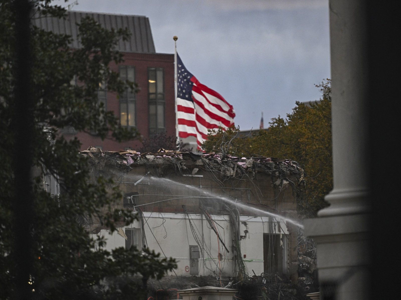 ओबामाच्या नूतनीकरणाशी ट्रम्पच्या व्हाईट हाऊस बॉलरूमची तुलना कशी होते | डोनाल्ड ट्रम्प बातम्या