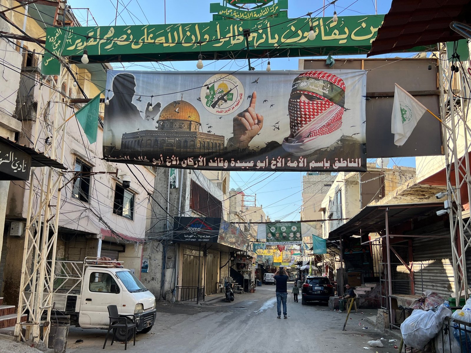 लेबनॉनमधील पॅलेस्टिनी छावणीवर इस्रायलच्या हल्ल्यात किमान दोन जण ठार