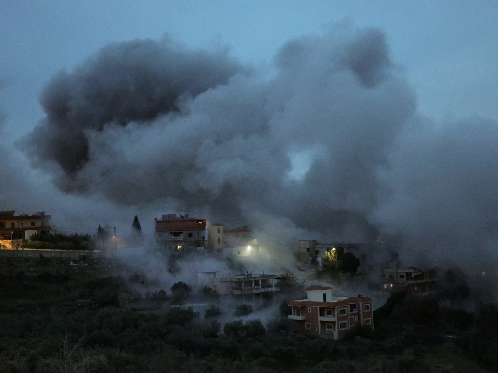 ताज्या युद्धविराम उल्लंघनात इस्रायलच्या हल्ल्यात लेबनॉनमध्ये दोन ठार | इस्रायलने लेबनॉनवर हल्ला केल्याची बातमी आहे