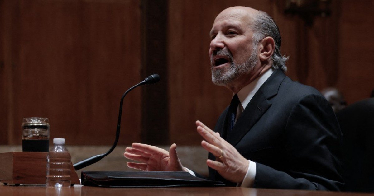 यूएस कॉमर्स सेक्रेटरी लुटनिक एपस्टाईन हे कॉग्रेससमोर व्यवसाय आणि अर्थव्यवस्थेच्या बातम्यांबाबत साक्ष देतील