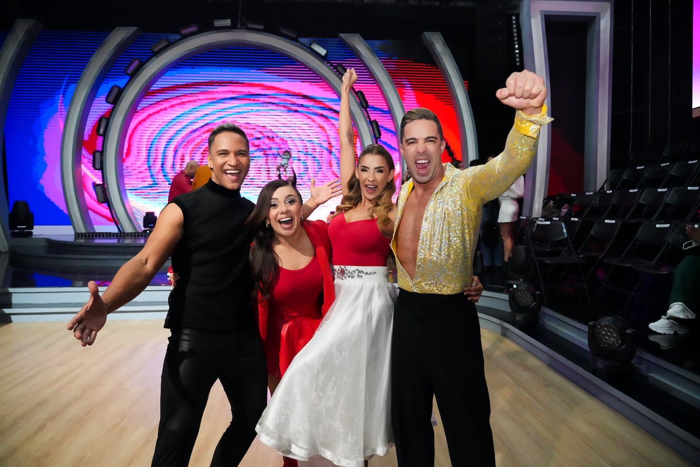 ल्यूक हूज डान्सिंग फायनलिस्टने अनपेक्षित करार केला, ते काय आहे?