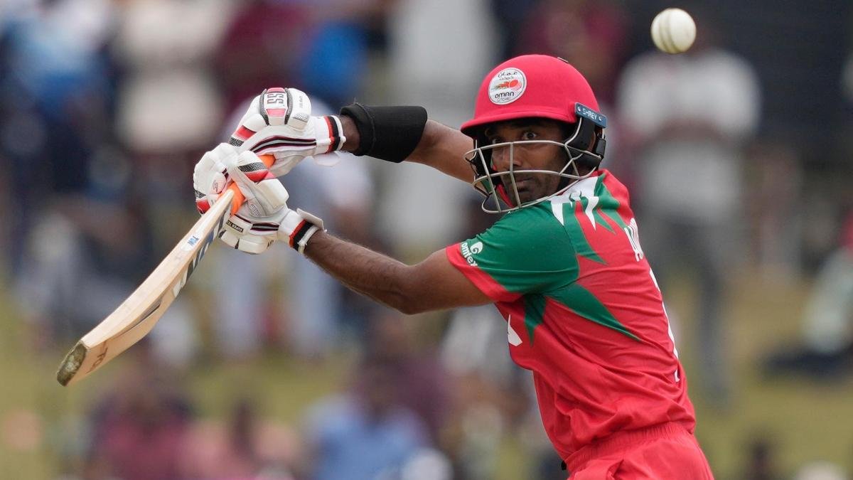 ओमानचा अमीर कलीम हा T20 विश्वचषकात अर्धशतक झळकावणारा सर्वात वयस्कर खेळाडू आहे.