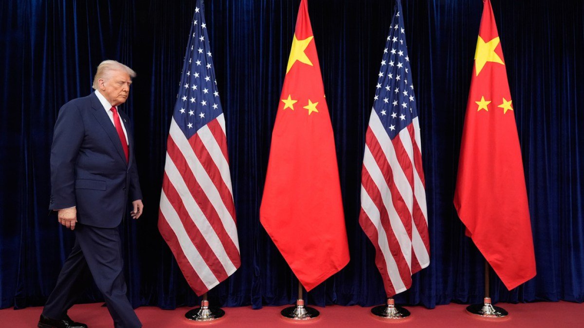 ट्रम्प पुढील महिन्यात चीनला तीन दिवसीय भेट देणार आहेत, असे व्हाईट हाऊसने डोनाल्ड ट्रम्पच्या वृत्तात म्हटले आहे