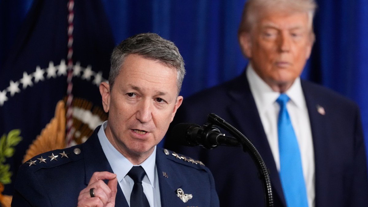 सर्वोच्च जनरलने इराणवर हल्ल्याचा धोका असल्याच्या अहवालावर ट्रम्प यांनी जोरदार टीका केली | डोनाल्ड ट्रम्प बातम्या