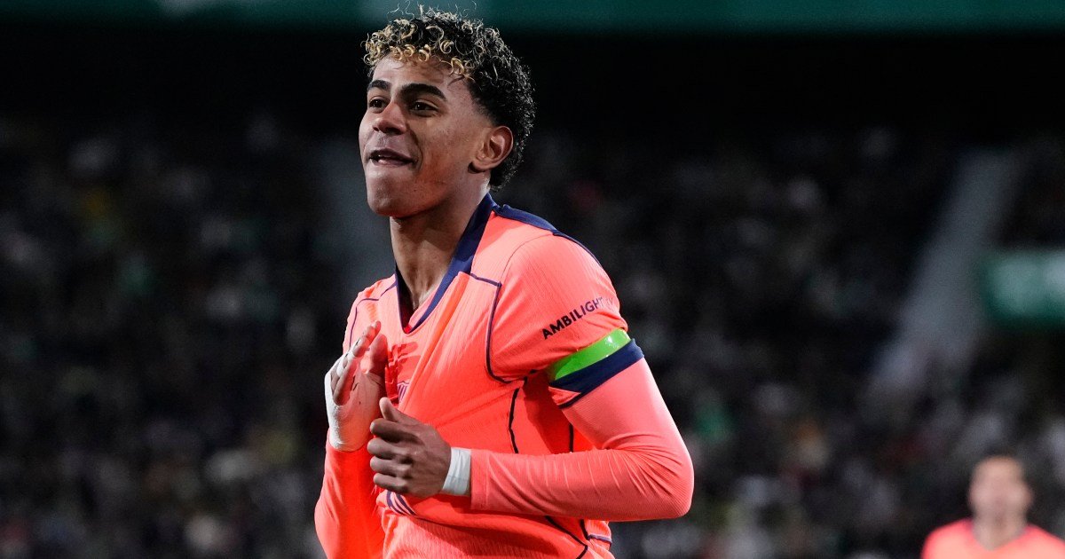 यामलच्या गोलने बार्सिलोना एल्चेचा पराभव करून ला लीगा आघाडीच्या फुटबॉल बातम्या वाढवल्या