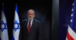 कार्लसन-हकाबी मुलाखत अमेरिकन राजकारणासाठी एक वेक अप कॉल असू शकते