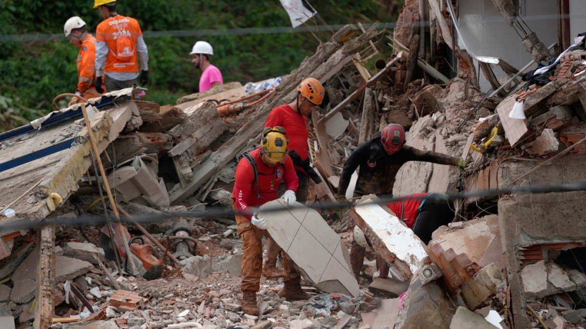 दक्षिण-पूर्व ब्राझीलमध्ये अतिवृष्टीमुळे पूर आल्याने किमान 23 लोकांचा मृत्यू झाला आहे, असे हवामान अहवालात म्हटले आहे