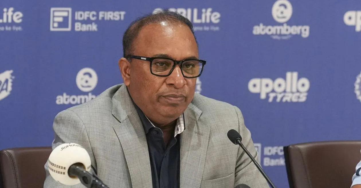 BCCI सचिव देवजित सैकिया यांनी आयपीएल 2026 ची फायनल बेंगळुरूहून अहमदाबादला हलवण्याच्या निर्णयावर उघड केले