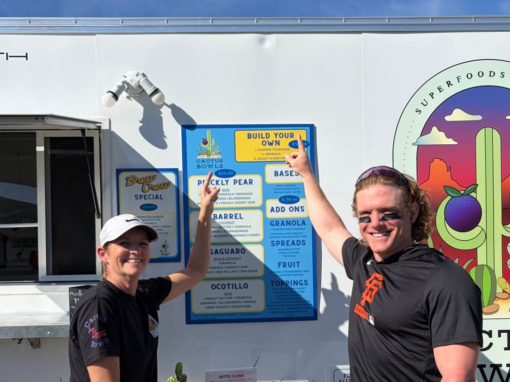 एसएफ जायंट्सचा हॅरिसन बॅडर बेसबॉलमध्ये डेंट टाकतो, नंतर फूड ट्रकला डेंट करतो