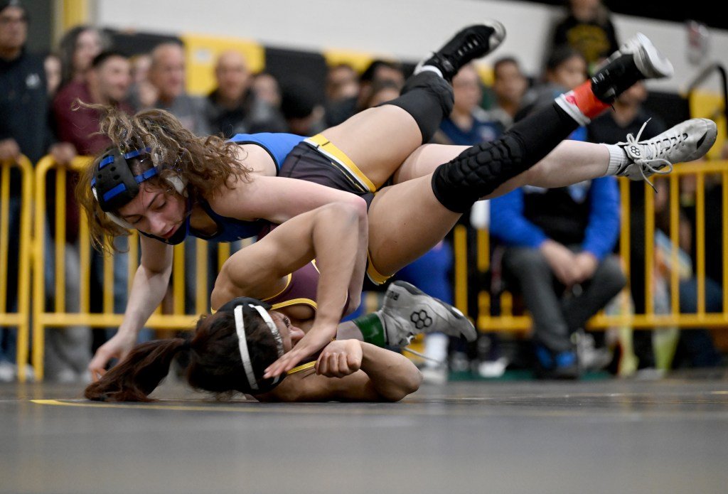 UFC दिग्गज डॅनियल कॉर्मियरच्या गिलरॉय कुस्ती घराण्याने CCS मीटमध्ये राज्य केले