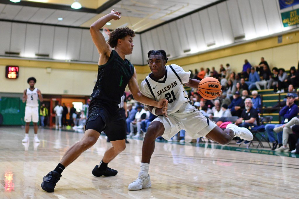 सेल्सियन टू-स्पोर्ट स्टारने सॅक्रामेंटो स्टेट येथे फुटबॉल खेळण्यासाठी वचनबद्ध केले आहे