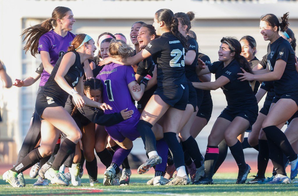 Layla Tucakovic, CIF NorCal विभाग II मुलींच्या सॉकर उपांत्य फेरीत मिट्टीची