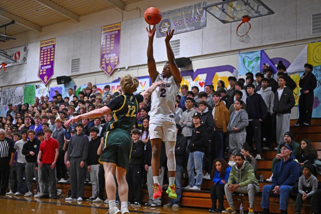 अमाडोर व्हॅलीने लिव्हरमोरला मागे टाकत NCS D1 उपांत्य फेरीत प्रवेश केला