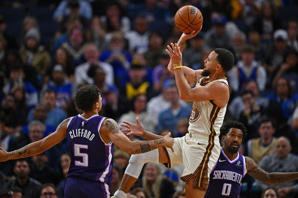 NBA च्या धावपळीत योद्ध्यांची गरज आहे