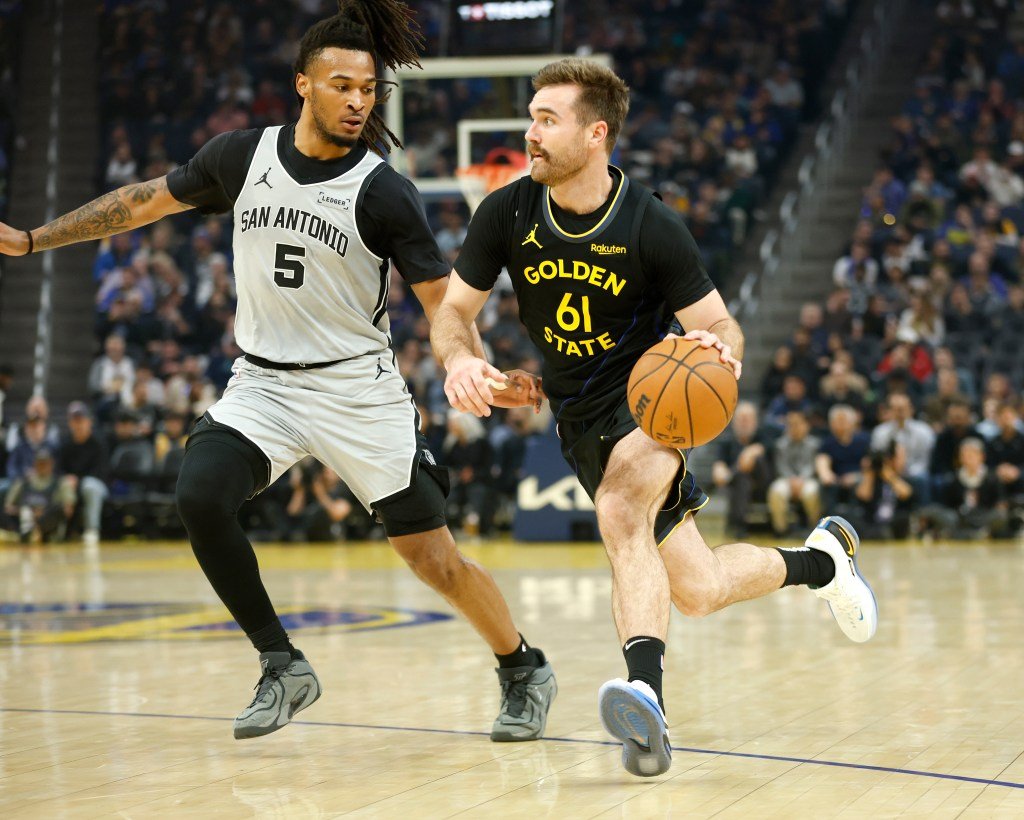 वॉरियर्स त्याला पंख देत आहेत आणि ते सर्वोत्कृष्ट आहे