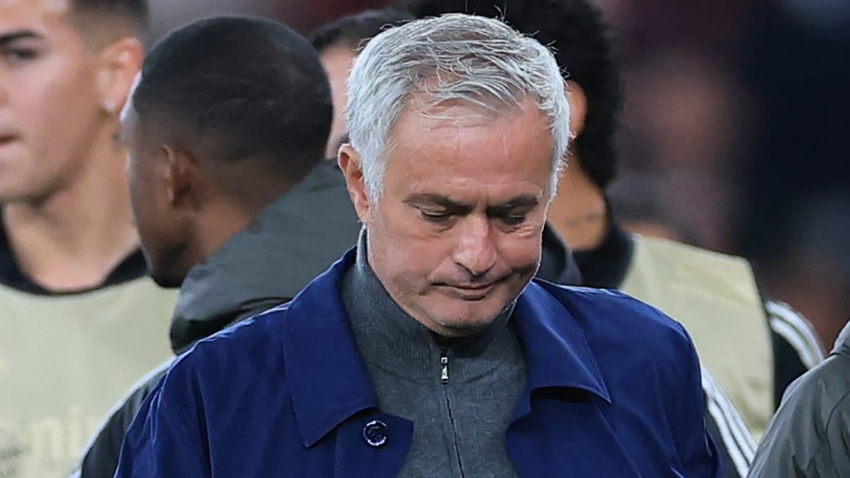 मॉरिन्हो बोलू नका पसंत करतात: बेनफिका प्रशिक्षक बाजूला आणि प्रेसमधून अनुपस्थित राहणे पसंत करतात | फुटबॉल बातम्या