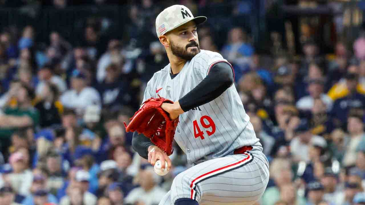 ट्विन्स आउटफिल्डर पाब्लो लोपेझ कोपरच्या दुखापतीमुळे हंगामाला मुकणार आहे