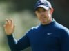 Rory McIlroy Riviera येथे क्लबहाऊस नेतृत्व सामायिक करण्यासाठी पाऊस आणि वारा हाताळतो