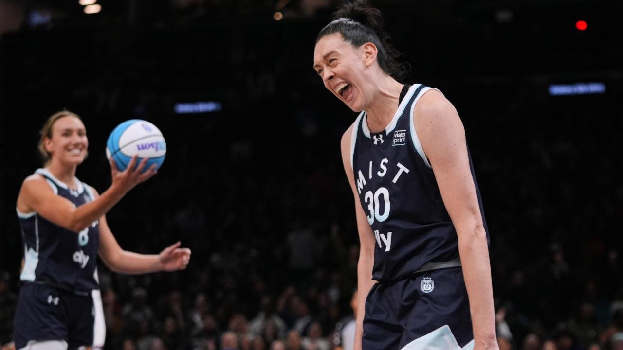 डब्ल्यूएनबीए कार्यकारी समितीची बैठक होत आहे आणि स्टीवर्ट म्हणतात की सीबीए चर्चेदरम्यान खेळाडू एकजूट राहतात