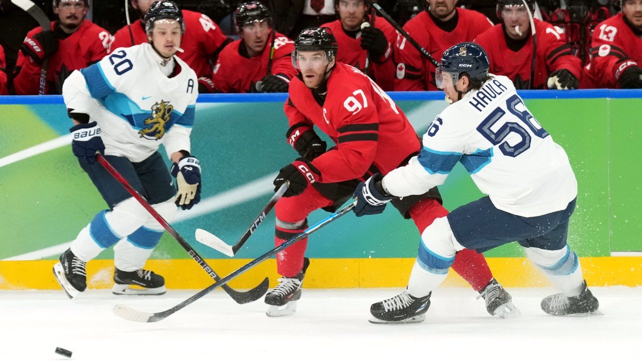 कॅनेडियन कॉनर मॅकडेव्हिडने गुणांचा विक्रम मोडला, क्रॉसबीचा ‘सी’ उबदार ठेवला