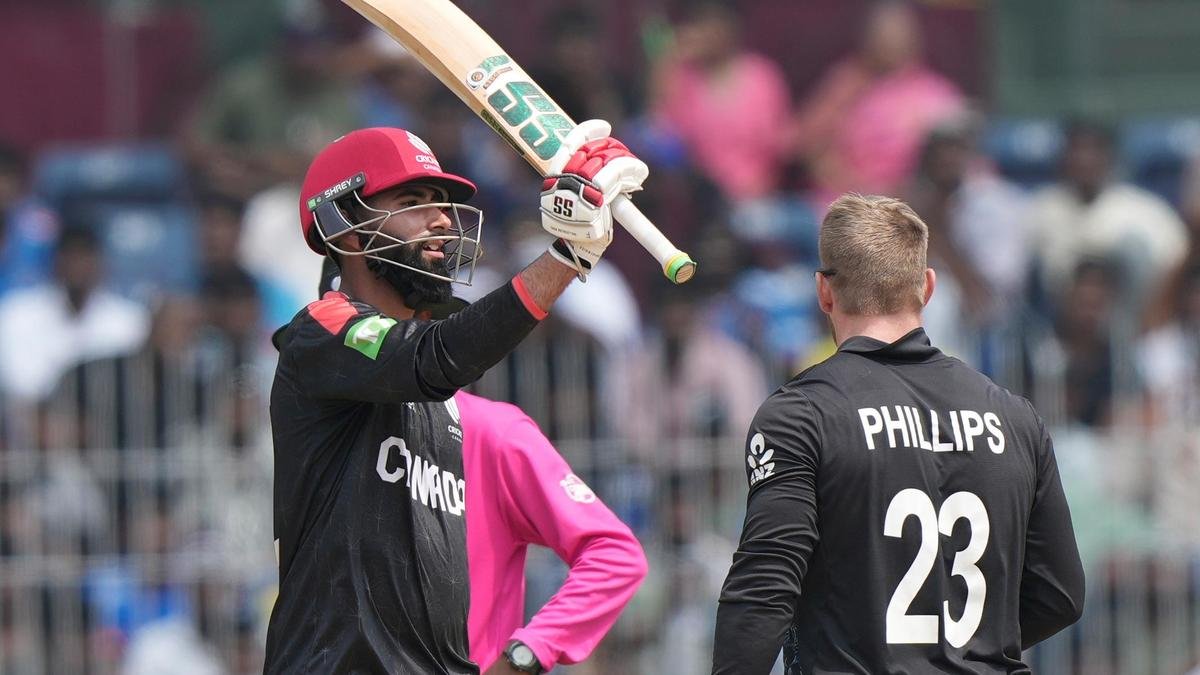 युवराज समरा हा मित्र राष्ट्राकडून टी-२० विश्वचषकात शतक झळकावणारा पहिला खेळाडू ठरला, त्याने न्यूझीलंडविरुद्ध तीन आकडा गाठला.