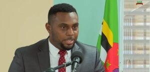 मंत्रिमंडळाने कायमस्वरूपी आरोग्य सहाय्यक पदाला नव्याने मंजुरी दिल्यावर आरोग्यमंत्र्यांनी प्रतिक्रिया दिली