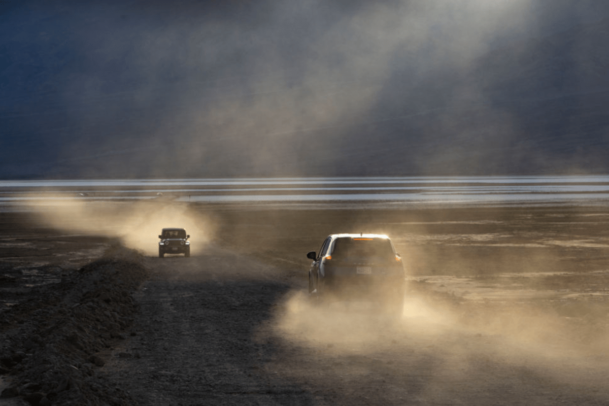 कॅलिफोर्नियातील हजारो लोकांना घरात राहण्याचे आवाहन करण्यात आले आहे