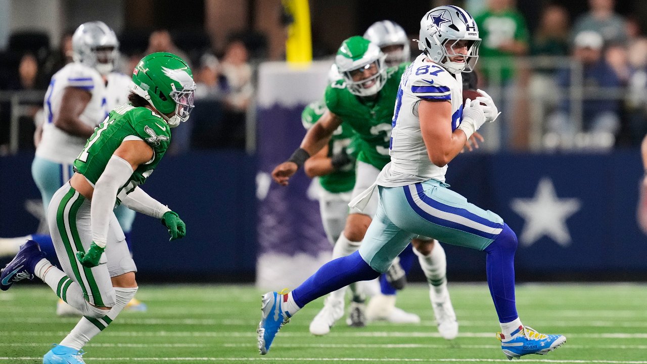 खेळाच्या शेवटी ओब्रेच्या फील्ड गोलवर ईगल्सचा पराभव करण्यासाठी काउबॉय 21 वरून खाली उतरले