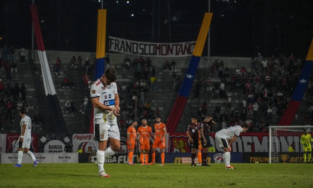 ला गुएरा जोडत राहिला आणि कराकसने त्याचे संकट आणखीनच वाढवले