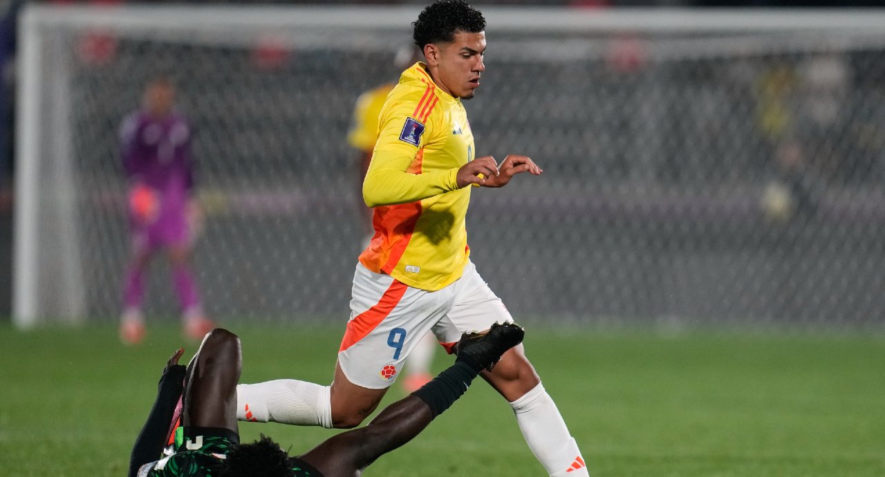 टोरंटो एफसीने कोलंबियाच्या प्राइमरा विभागाकडून स्ट्रायकर एमिलियो अरिस्टिझाबालला विकत घेतले आहे.