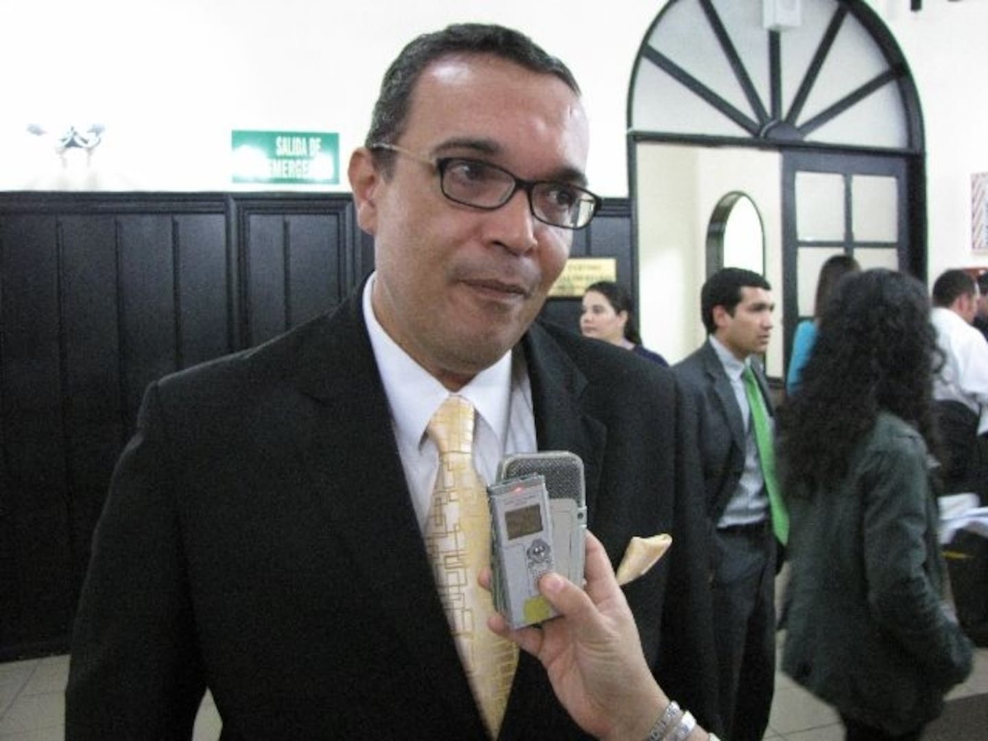 ‘घोस्ट ॲडव्हायझर’ खटला : माजी आमदाराविरुद्धची १९ वर्षांची शिक्षा रद्द