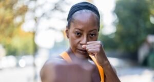 बेबी बूमर्स ही लवचिक पिढी आहे का? तज्ञ म्हणतात की ते गुंतागुंतीचे आहे