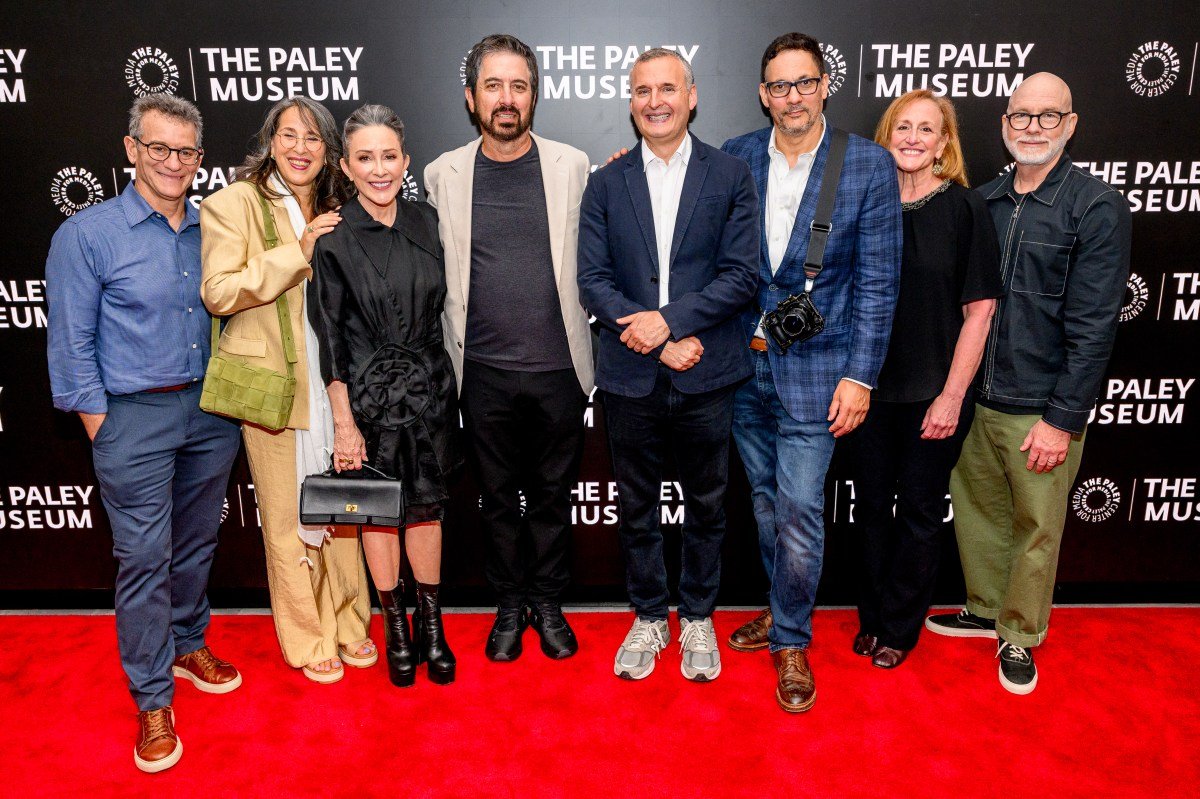 एव्हरीबडी लव्हज रेमंड कसे पहावे: 30 व्या वर्धापन दिनाचे पुनर्मिलन, थेट प्रवाह, टीव्ही चॅनेल