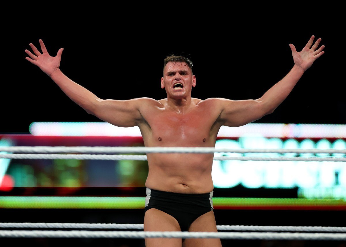 गुंथर विरुद्ध WWE च्या आश्चर्यकारक क्षणात ड्रॅगन ली अनमास्क आहे