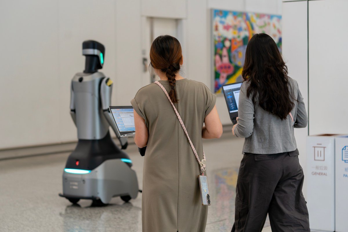 ‘AI Plus’ ही चीनची 2035 पर्यंत AI-नेटिव्ह समाजाची निर्मिती करण्याचा मास्टर प्लॅन आहे