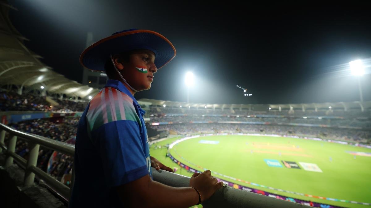 तिकिटांचा तुटवडा, विकला गेलेला भारत विरुद्ध दक्षिण आफ्रिका महिला एकदिवसीय विश्वचषक २०२५ फायनल