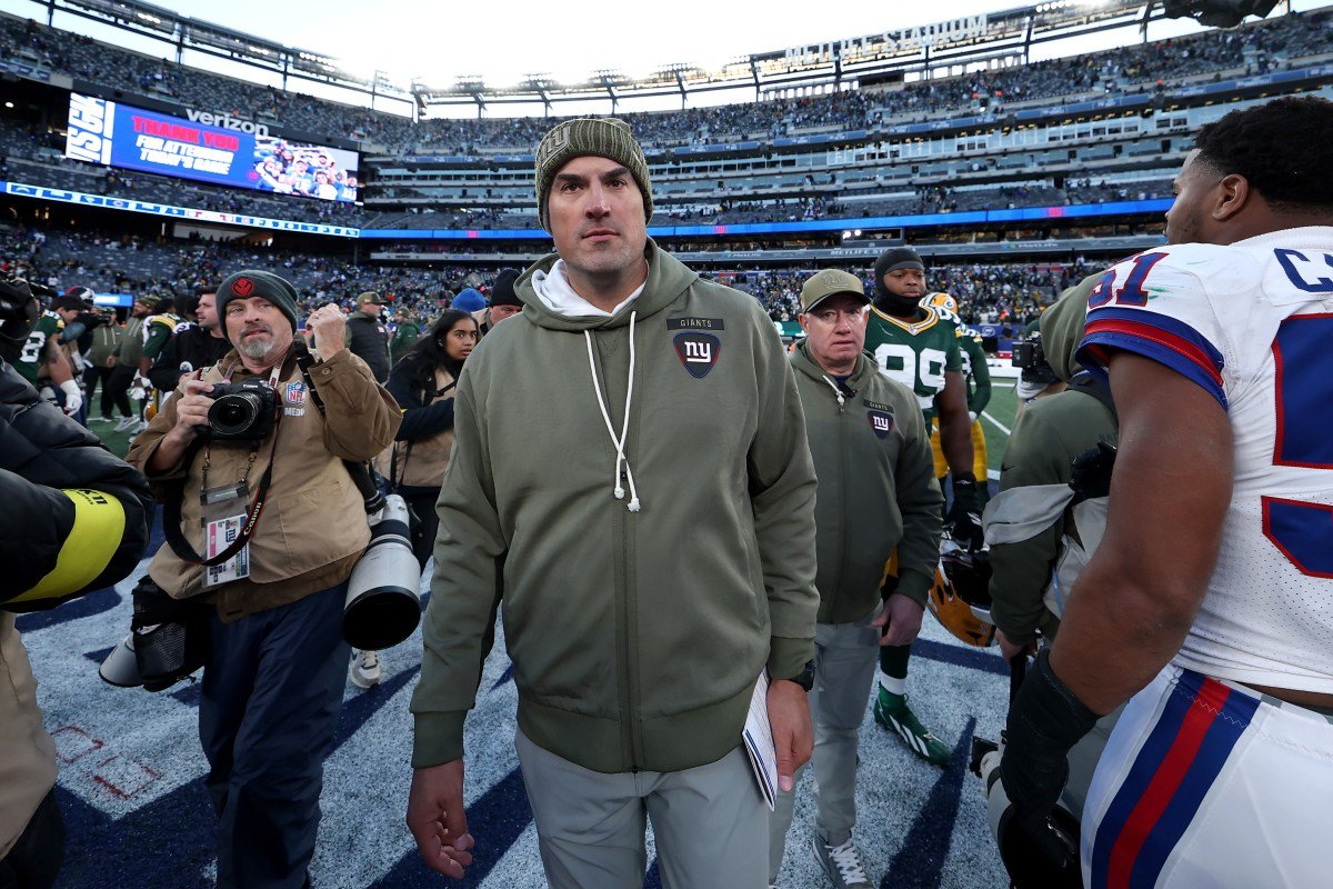 लायन्सच्या नुकसानीमध्ये आणखी 4थ्या-क्वार्टर कोसळल्यानंतर जायंट्स फायर प्रशिक्षक