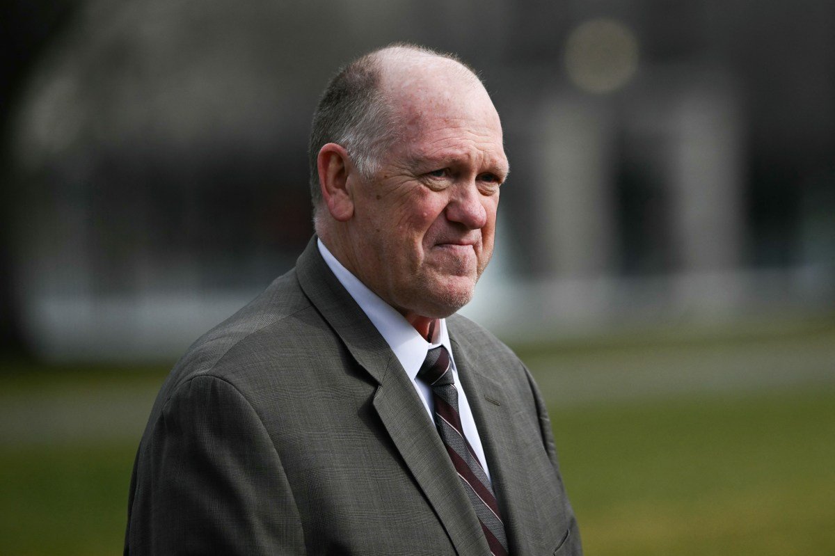 डोनाल्ड ट्रम्प यांनी क्रिस्टी नोएम चॅलेंजर टॉम होमनला मिनेसोटा येथे पाठवले